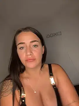 DarkVelvet online show from October 26, 2025, 6:03 pm