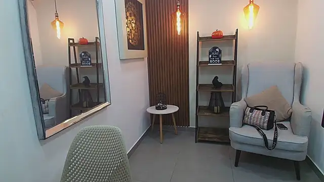 Coral Lise online show from October 25, 2025, 11:07 am