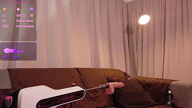 YuliethPetite online show from November 30, 2025, 1:04 pm