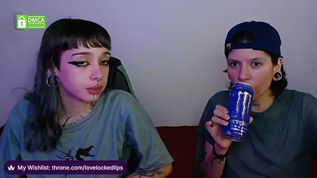 Snapshot of lovelockedlips chatting on April 16, 2026, 10:23 pm lovelockedlips online show from April 16, 2026, 10:23 pm