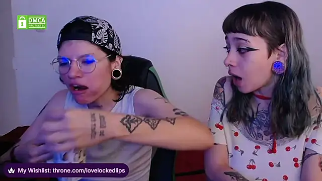 Snapshot of lovelockedlips chatting on April 19, 2026, 5:45 pm lovelockedlips online show from April 19, 2026, 5:45 pm
