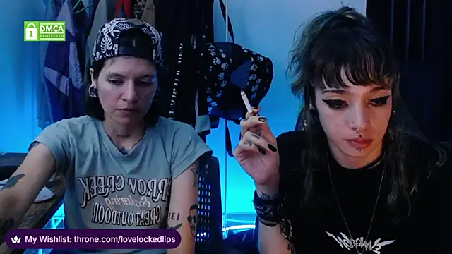Snapshot of lovelockedlips chatting on May 21, 2026, 3:24 am lovelockedlips online show from May 21, 2026, 3:24 am