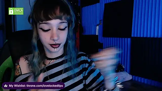 Snapshot of lovelockedlips chatting on May 22, 2026, 4:01 pm lovelockedlips online show from May 22, 2026, 4:01 pm