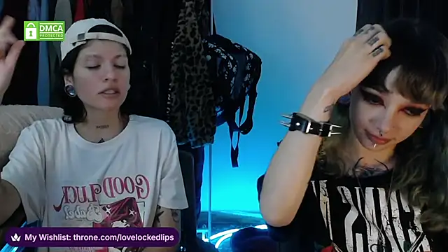Snapshot of lovelockedlips chatting on May 27, 2026, 3:14 am lovelockedlips online show from May 27, 2026, 3:14 am