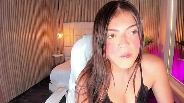 Snapshot of DulceVela_ chatting on October 6, 2025, 10:40 pm DulceVela online show from October 6, 2025, 10:40 pm