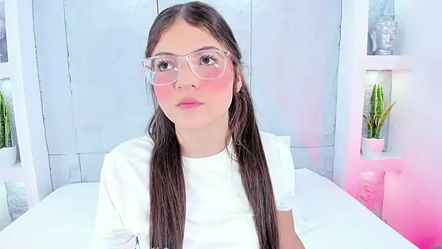 Snapshot of DulceVela_ chatting on October 24, 2025, 10:50 pm DulceVela online show from October 24, 2025, 10:50 pm