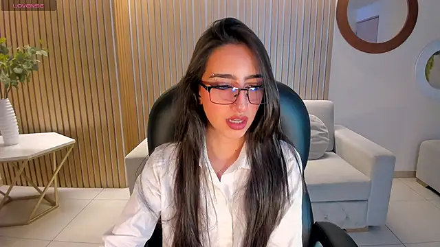 LarisaSmirnov online show from October 21, 2025, 4:02 am