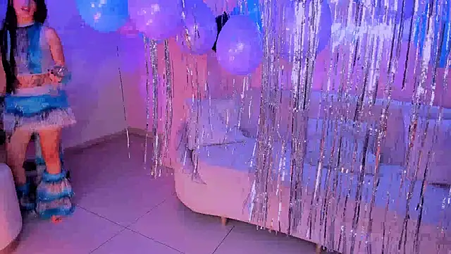 LarisaSmirnov online show from October 25, 2025, 5:04 am