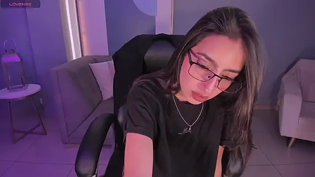 LarisaSmirnov online show from November 21, 2025, 3:49 am