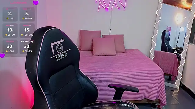 Malory tay1 online show from November 1, 2025, 6:43 pm