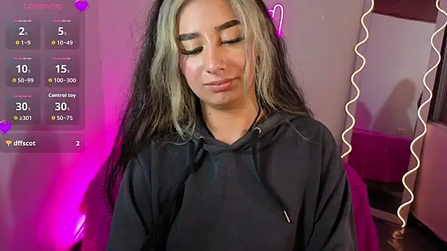 Malory tay1 online show from November 8, 2025, 7:34 pm