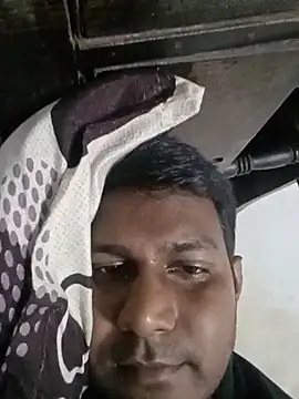 vikesh05 online show from November 20, 2025, 4:51 pm