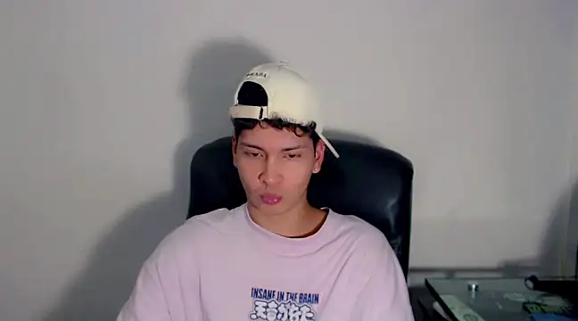 Jhojan twink online show from March 22, 2025, 4:04 pm