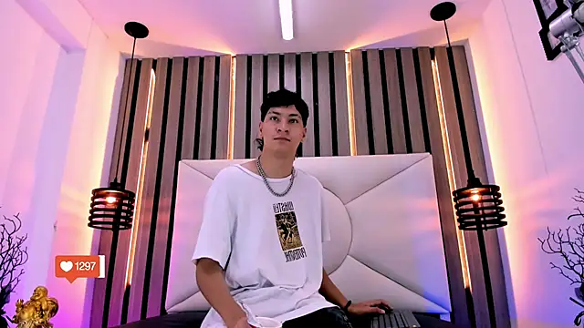 Jhojan twink online show from November 19, 2025, 1:11 pm