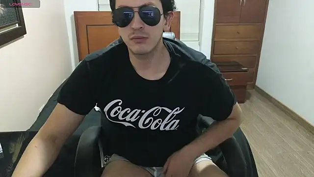 Snapshot of hardaftercum chatting on March 21, 2025, 3:55 am hardaftercum online show from March 21, 2025, 3:55 am