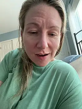 LittleMsMILF online show from February 25, 2026, 9:46 pm