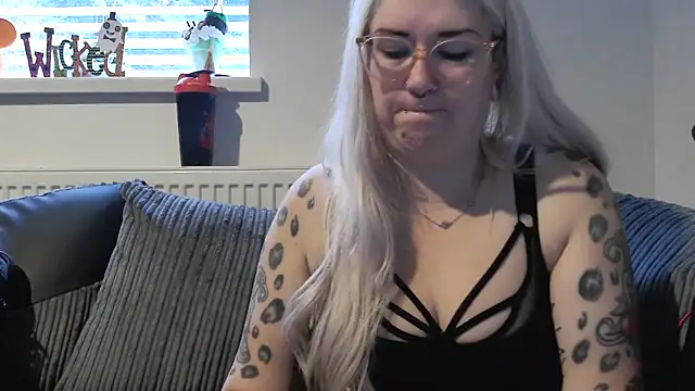 Sizzling Indie36 online show from October 17, 2025, 8:06 am