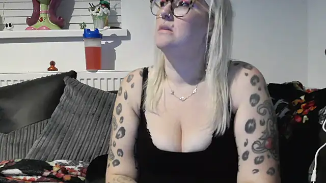 Sizzling Indie36 online show from November 12, 2025, 5:13 pm