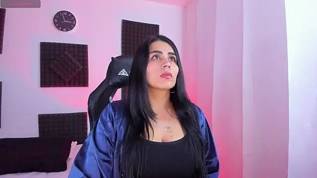 hannarusso online show from October 22, 2025, 7:57 pm