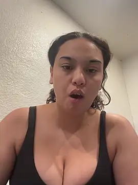 hoesluvcedes online show from June 10, 2026, 10:25 am
