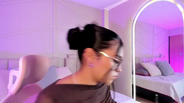 Eimmy bm online show from September 30, 2025, 5:07 pm