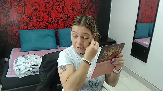 Snapshot of Samanta_SS chatting on July 11, 2026, 6:54 pm Samanta SS online show from July 11, 2026, 6:54 pm