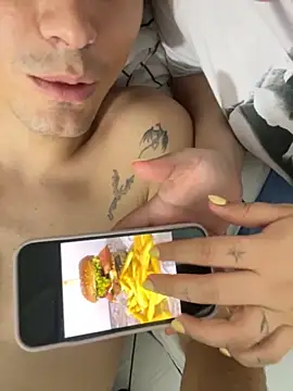 pareja curiosa19 online show from October 10, 2025, 2:21 am