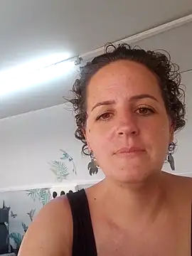 emiliemilf online show from February 28, 2026, 11:28 pm