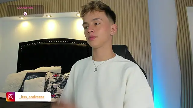 LiamWildx20 online show from July 10, 2026, 4:39 am