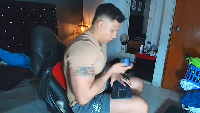 ethan dalton  online show from December 22, 2025, 3:14 am