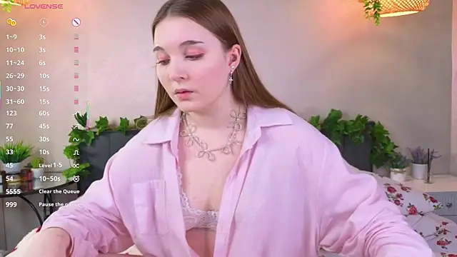 ConstanceHelms online show from November 6, 2025, 6:14 am