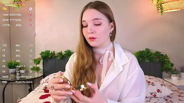 ConstanceHelms online show from November 28, 2025, 5:32 am