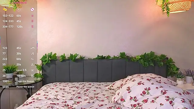 ConstanceHelms online show from November 30, 2025, 5:22 am