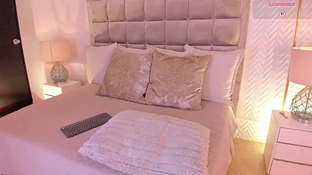 laurencarter1 online show from November 7, 2025, 3:39 am