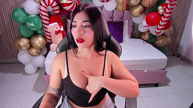 Nicolee19 online show from December 19, 2025, 11:06 am