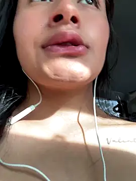 Snapshot of andrea_gomes_ chatting on October 4, 2025, 12:47 pm andrea gomes online show from October 4, 2025, 12:47 pm