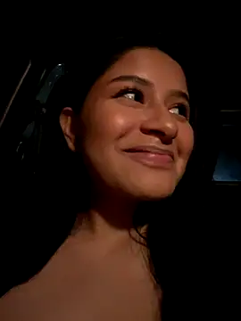 Snapshot of andrea_gomes_ chatting on October 19, 2025, 8:15 am andrea gomes online show from October 19, 2025, 8:15 am