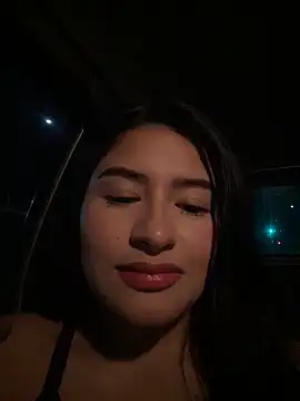 andrea gomes  online show from March 31, 2026, 7:53 am