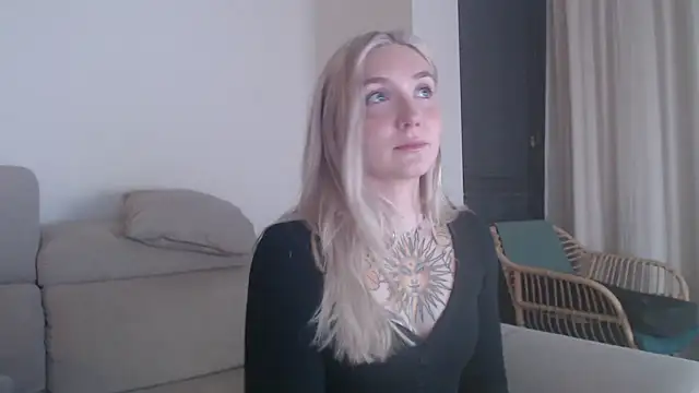 tattoobbgirl online show from December 5, 2025, 6:37 pm