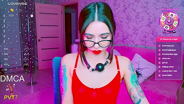 vinkiepinkie online show from November 22, 2025, 5:01 pm