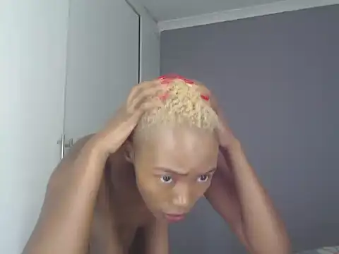 PREGGYGODESS online show from February 25, 2026, 4:55 am