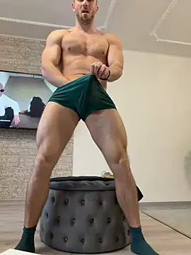 Snapshot of trainwithme chatting on February 11, 2026, 9:03 am trainwithme online show from February 11, 2026, 9:03 am