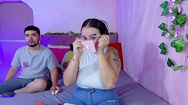 Snapshot of _mia_and_mike_ chatting on September 29, 2025, 2:00 pm mia and mike online show from September 29, 2025, 2:00 pm