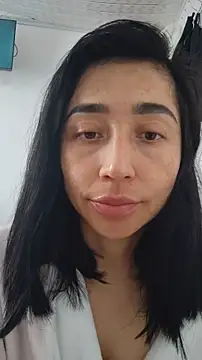 Elowyn online show from November 10, 2025, 4:06 pm