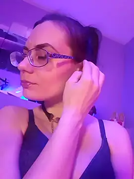 Snapshot of MilanaPure chatting on March 11, 2025, 8:09 pm MilanaPure online show from March 11, 2025, 8:09 pm