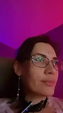 Snapshot of MilanaPure chatting on October 29, 2025, 1:52 am MilanaPure online show from October 29, 2025, 1:52 am