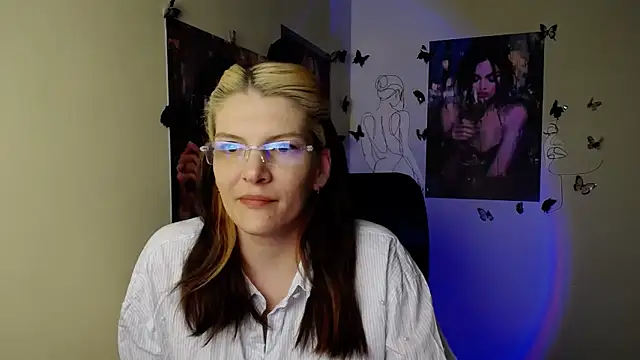 Snapshot of VanessaRey_ chatting on April 24, 2026, 4:20 pm VanessaRey online show from April 24, 2026, 4:20 pm