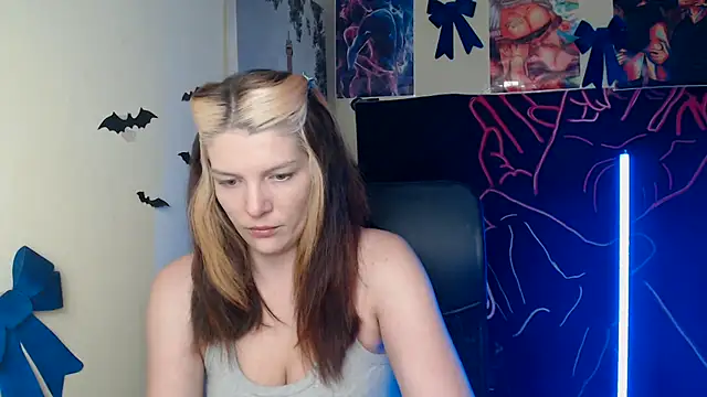 Snapshot of VanessaRey_ chatting on April 26, 2026, 6:44 am VanessaRey online show from April 26, 2026, 6:44 am