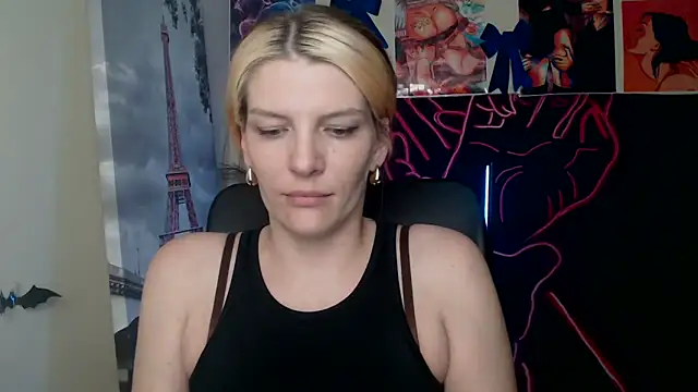 Snapshot of VanessaRey_ chatting on May 5, 2026, 5:37 am VanessaRey online show from May 5, 2026, 5:37 am