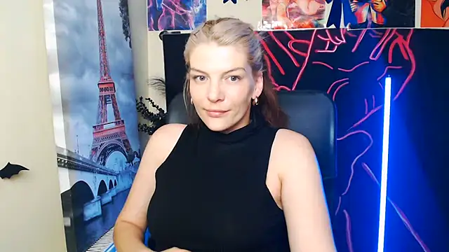 Snapshot of VanessaRey_ chatting on May 27, 2026, 2:41 am VanessaRey online show from May 27, 2026, 2:41 am